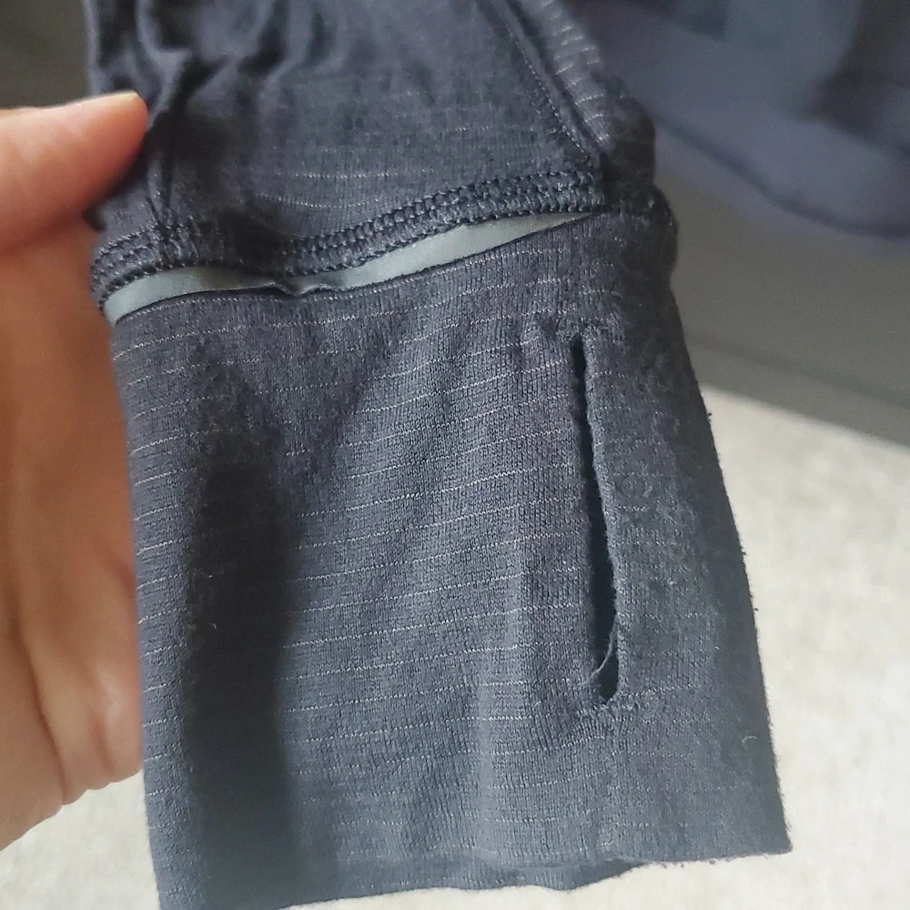 Lululemon Black Long Sleeve Top - Picture 2 of 7